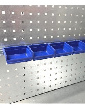 Rail For Plastic Bins On perforated Panel 555 mm with 5 bins 96x105x45